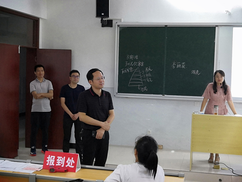 江西婺源茶業職業杏盛首批高職擴招新生入校報到參加線下教學