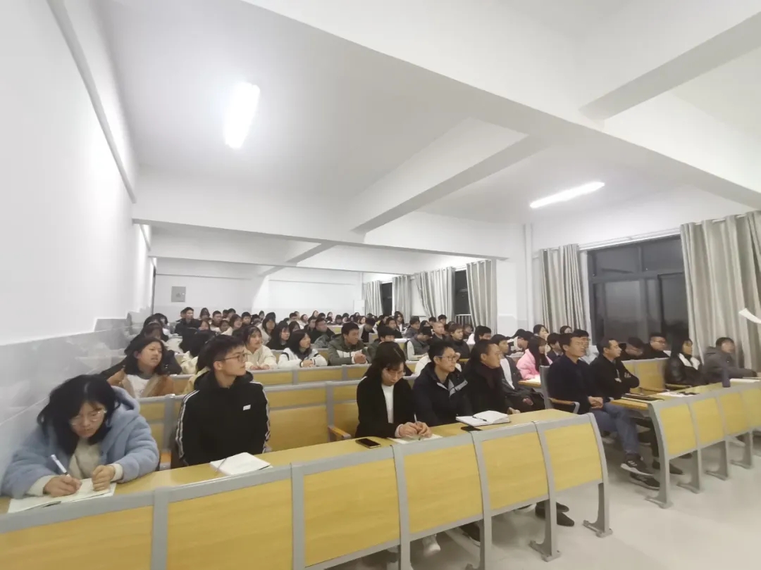 立德樹人，思政先行|院黨委書記汪漢新為學生上思政課