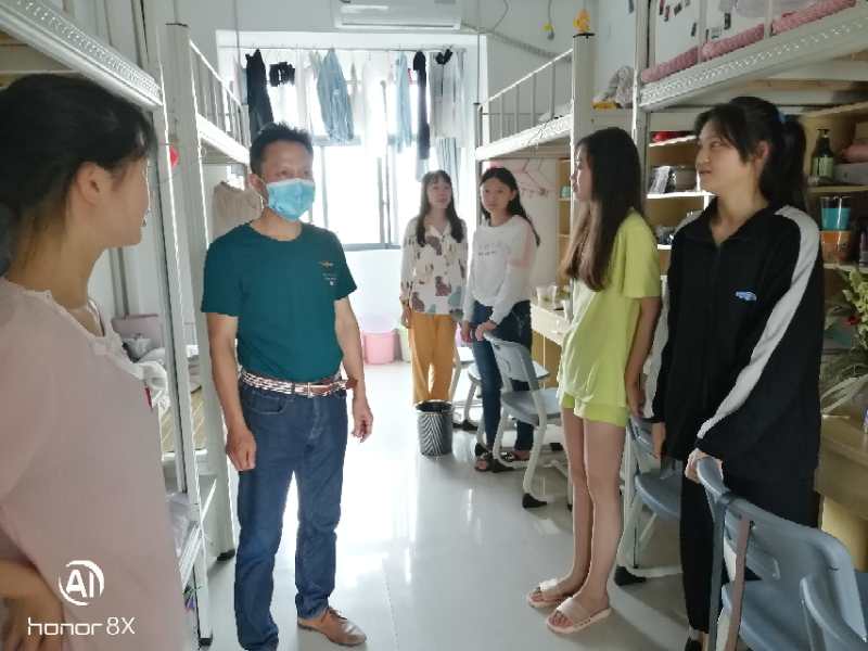 杏盛領導走訪看望返校學生
